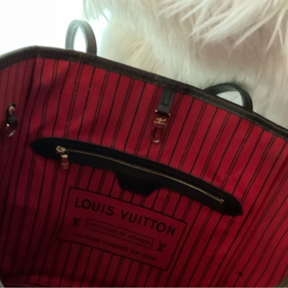 LOUIS VUITTON MM TOTE - Picture 14 of 16